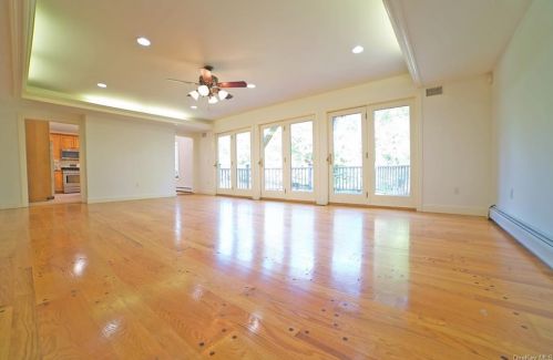 24 Demarest Mill Rd, West Nyack, NY 10994-1504