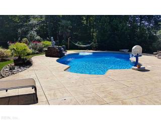 205 Robinhood Rd, Chesapeake, VA 23322-7164