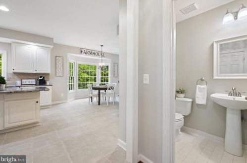 14829 Cox Creek Ct, Haymarket VA  20169-2626 exterior