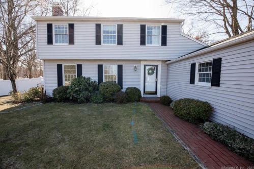61 Maplewood Ave, Wallingford, CT 06492-3227