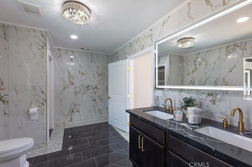 3841 Pacific Ave, Long Beach CA  90807-3227 exterior