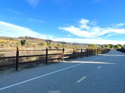 21737 Propello Dr, Santa Clarita CA  91350-8542 exterior