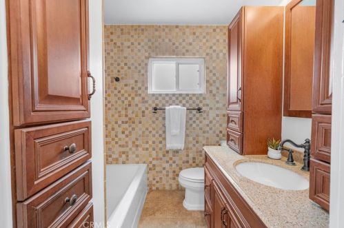 821 Woodcroft Ave, Glendora CA  91740-5447 exterior