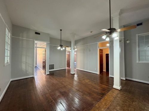 2319 Strand St, Galveston, TX 77550-1195