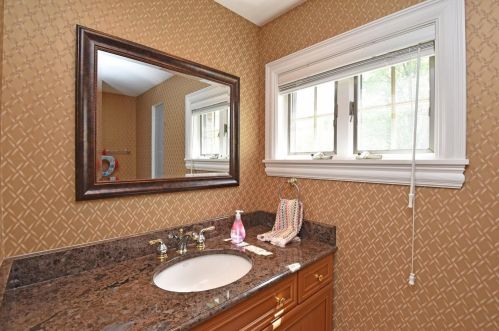 1043 Robertson Rd, Covington KY  41015-2145 exterior