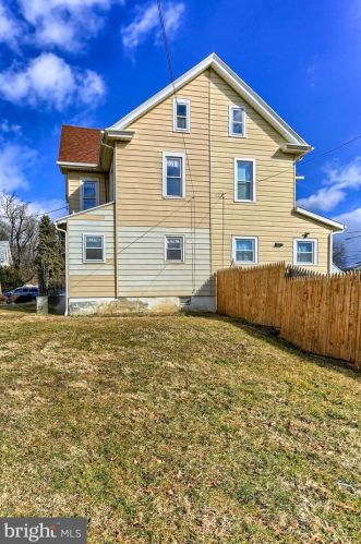 423 Market St, Highspire PA  17034-1415 exterior