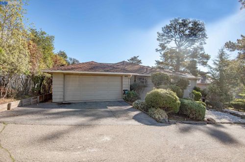 14 Blachford Ct, Oakland, CA 94611-2534
