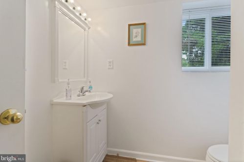 8813 Sylvania St, Lorton VA  22079-1612 exterior