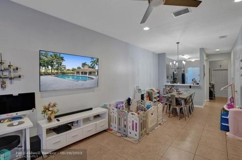 8905 18 St, Hollywood FL 33028-1734 exterior