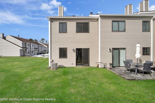 716 Sandra Pl, Bricktown NJ 08724-7047 exterior