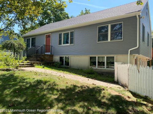 11 Orchard Pkwy, Morganville, NJ 07751-9707