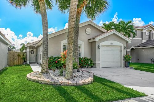 7072 Chesapeake Cir, Boynton Beach, FL 33436-8565