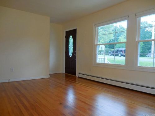 28 Fedorko Ln, Montgomery, NY 12549-2619