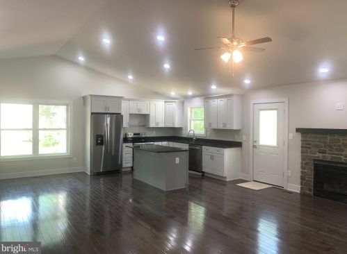 464 Cabin Point Dr, Montross VA  22520-4075 exterior