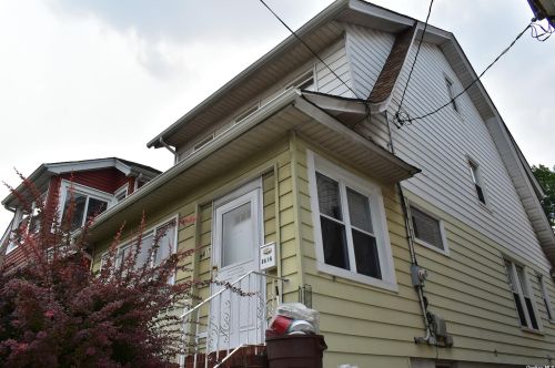 94-16 95th St, Jamaica, NY 11416-2215