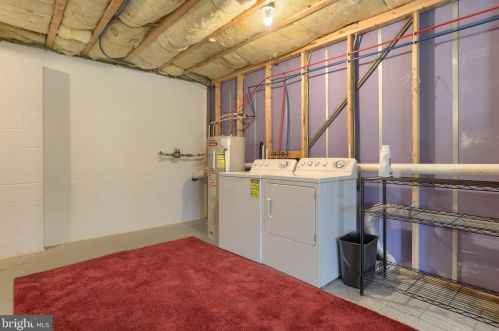 512 Woodthrush Ct, Harrisburg PA  17110-4024 exterior