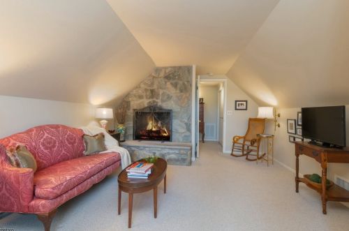 327 Longview Acres Ct, Fredon NJ  07860-6210 exterior