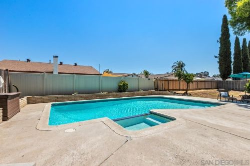 1521 Melody Ln, El Cajon CA  92019-2016 exterior