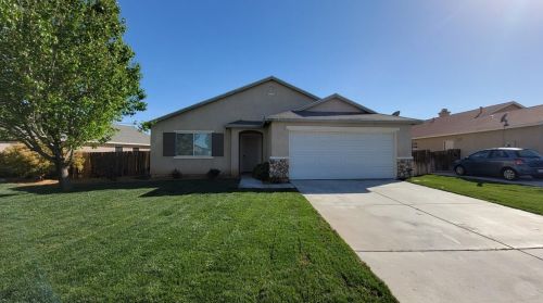 11789 Vista Verde St, Victorville, CA 92392-0401