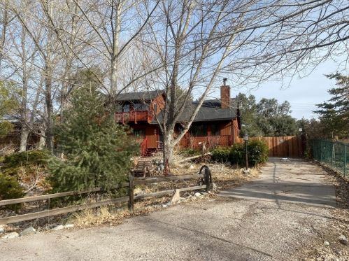 804 Glenbrook Dr, Frazier Park, CA 93225-9652