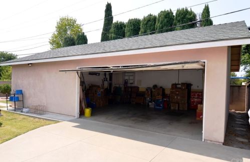 15571 Monroe St, Midway City, CA 92655-1616