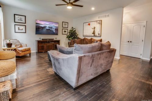 323 Honness Rd, Fishkill NY  12524-2983 exterior