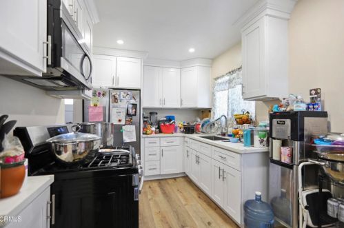 231 Roosevelt Ave, Oxnard CA  93030-0054 exterior