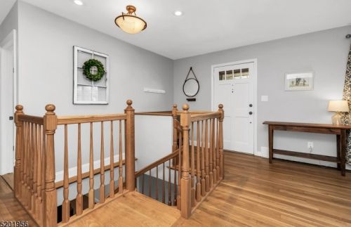 127 Hillside Ave, Bedminster NJ  07921-2516 exterior