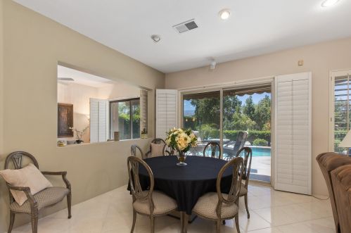 122 Kavenish Dr, Rancho Mirage CA  92270-3244 exterior