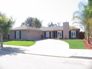 21 Eastview Dr, Hollister, CA 95023-5526