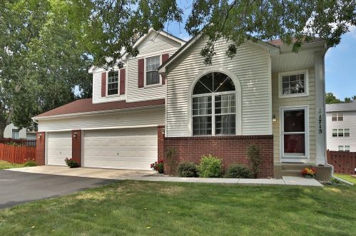 1715 Fair Oaks Dr, Saint Paul, MN 55110-4581