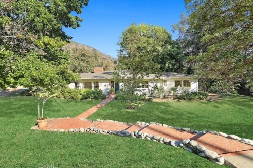 2222 Mendocino Ln, Altadena CA  91001-2845 exterior