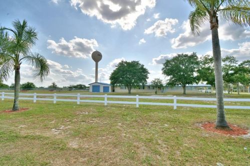 303 Raymond Ave, West Frost Proof FL  33843-9431 exterior