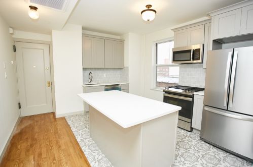 29-12 Newtown Ave, Long Island City, NY 11102-0029