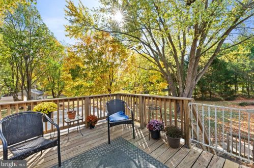 16309 Poplar Hill Rd, Haymarket VA  20169-2101 exterior