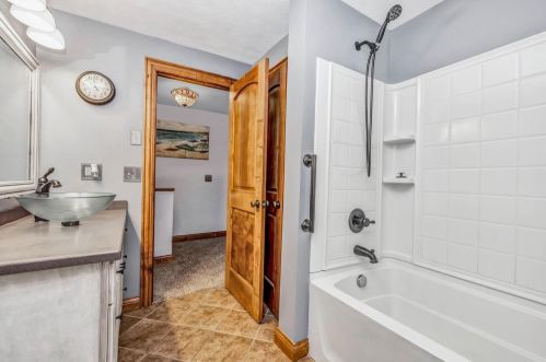 403 3 St, Aurora IN 47001-1311 exterior