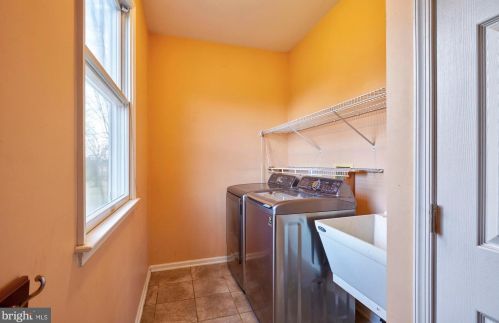 4 Millennium Dr, Columbus NJ  08022-2250 exterior