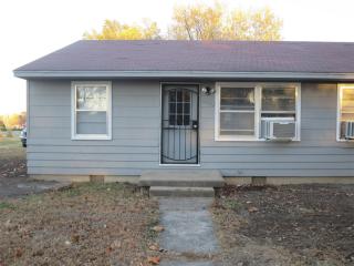 1546 Campus Rd, Manhattan KS  66502-3410 exterior