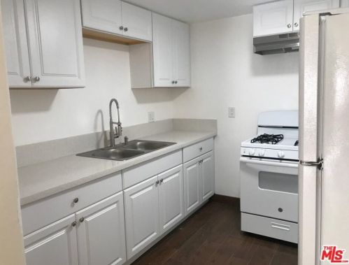 14902 Gilmore St, Van Nuys CA 91411-1423 exterior