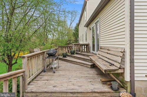 4 Stephen Dr, Glen Mills PA  19342-8803 exterior