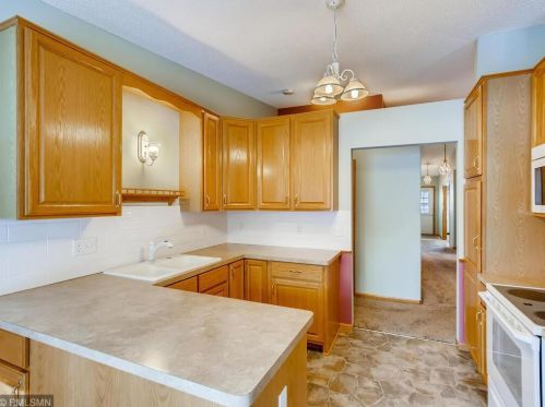 748 Garceau Ln, Saint Paul, MN 55127-7136