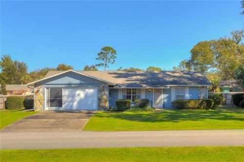 9 Sunset Rd, Deland, FL 32724-1373