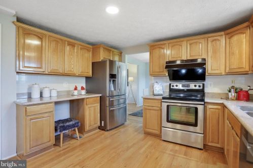 10624 Cavalcade St, Great Falls VA  22066-2427 exterior