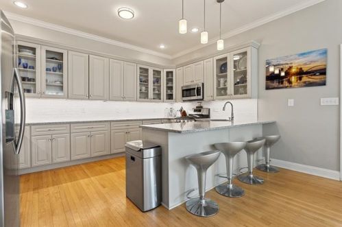 1008 Hasley Ln, Pittsburgh, PA 15217-2570