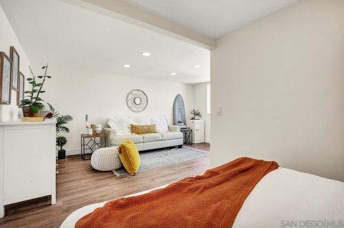 2926 Polk Ave, San Diego CA  92104-2506 exterior