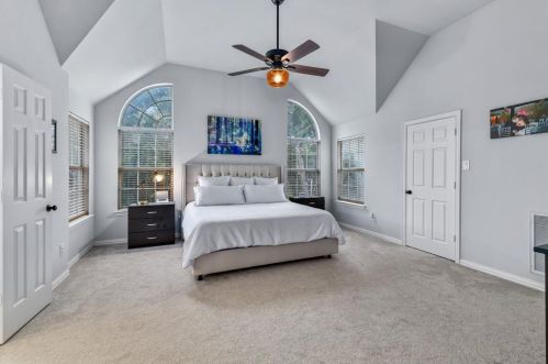 3808 Cherokee Dr, Bedford TX  76021-3110 exterior