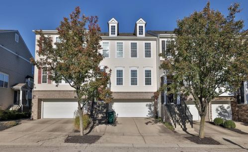 2420 Bluffcrest Ln, Cincinnati, OH 45238-3190