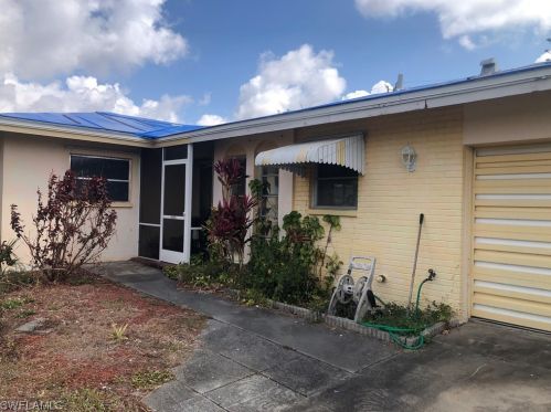 4527 10th Pl, Cape Coral, FL 33904-8610