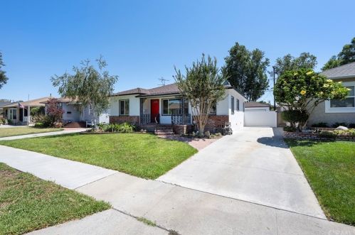 6128 Village Rd, Lakewood CA  90713-3131 exterior