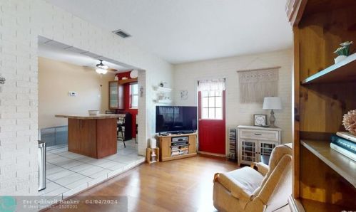 9015 10 St, Hollywood FL 33025-4520 exterior